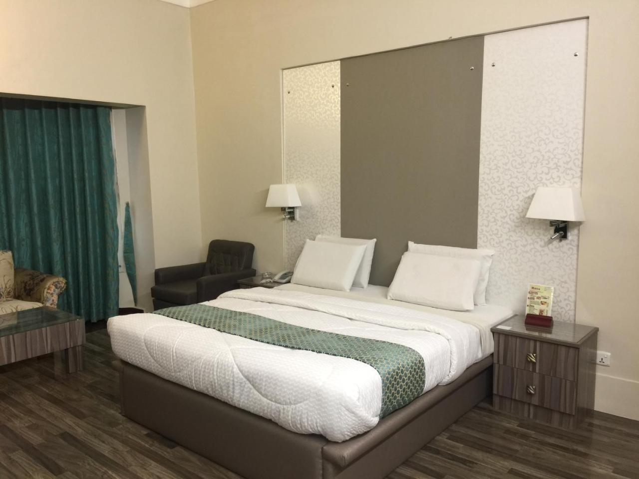 Star Guest House Karachi Exteriör bild